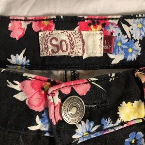 black SO flower pattern shorts - size 11